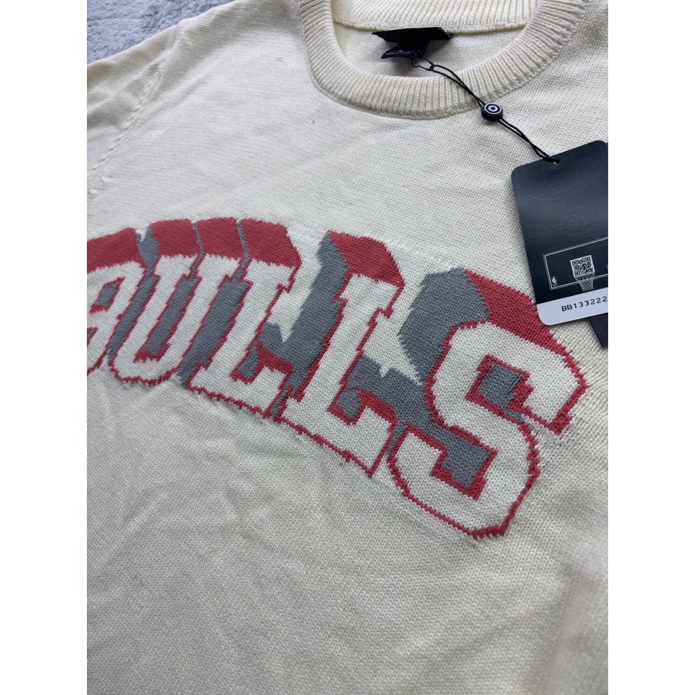 The Wild Collective Chicago Bulls Mens‎ Large Cream Cotton Knit Graphic Sweater - Picture 4 of 7